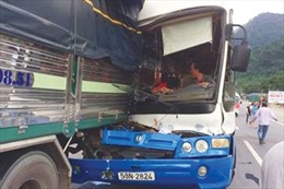 Biểu dương lái xe "dìu" xe khách mất phanh xuống đèo Bảo Lộc